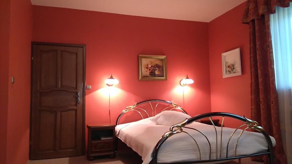Villa Podkowa Podkowa Leśna Extérieur photo